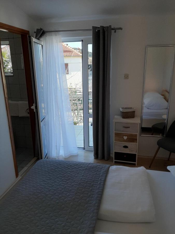 Sunshine Apartment Sovlje Tribunj  Exterior photo