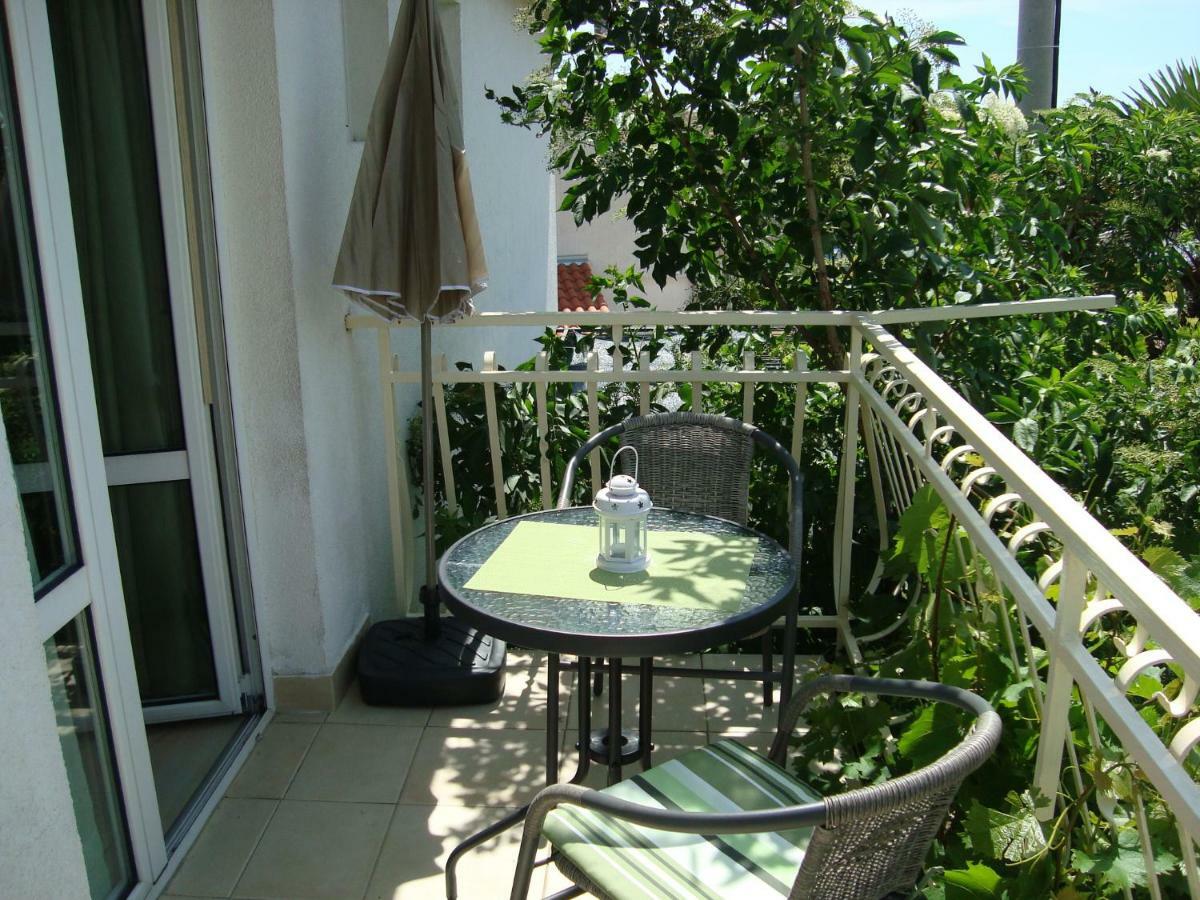 Sunshine Apartment Sovlje Tribunj  Exterior photo